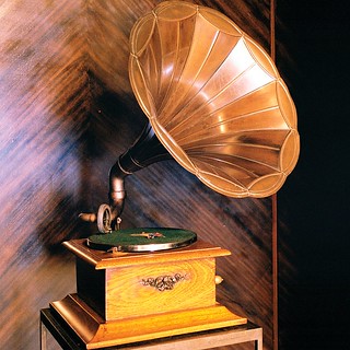 Phonograph | by Javier Kohen