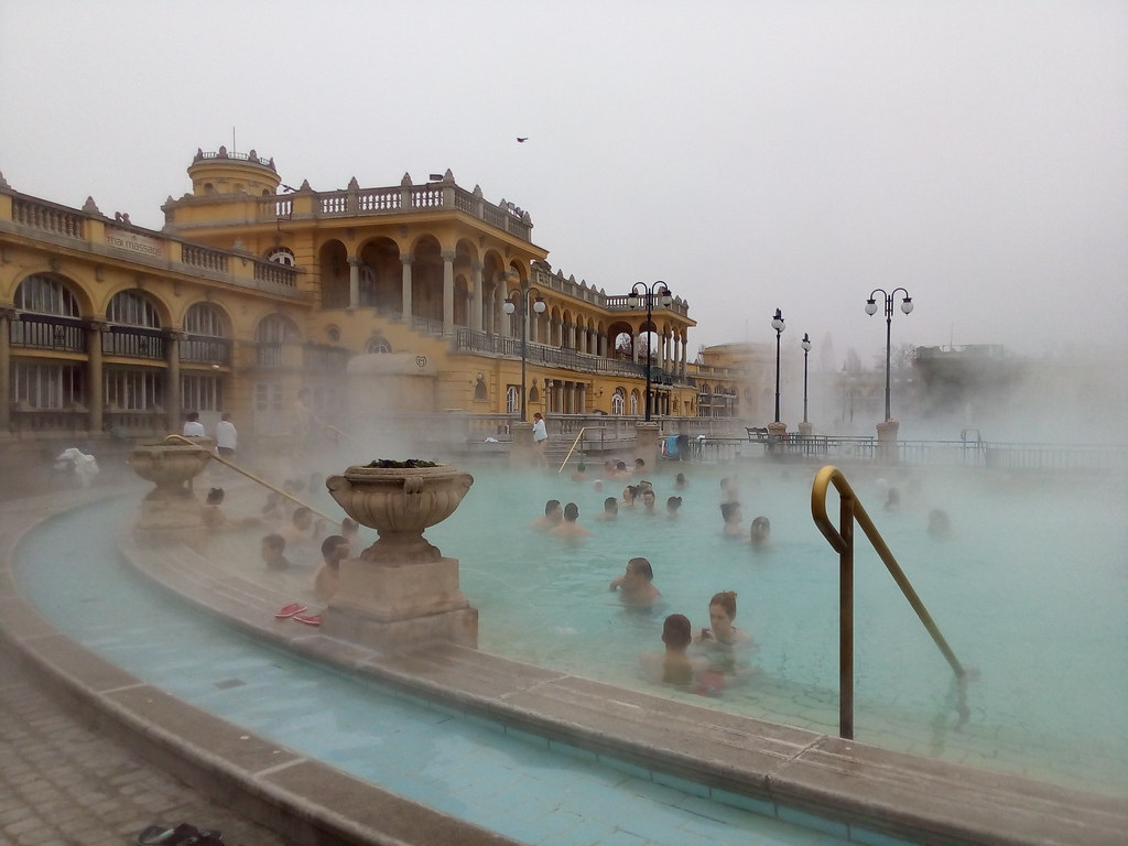 Piscinas de águas termais em Budapeste