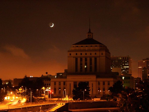 Alameda County Court House  On Lake Merritt in Oakland, CA.…  Flickr