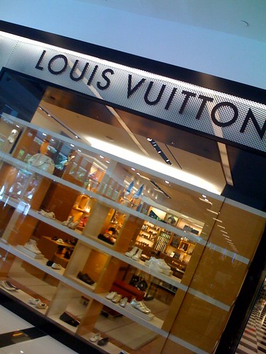 Louis Vuitton inside Bloomies in Aventura Mall | Ines Hegedus-Garcia | Flickr
