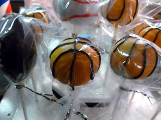 Basketball Cake Pops | Basketball cake pops. These are actua… | Flickr