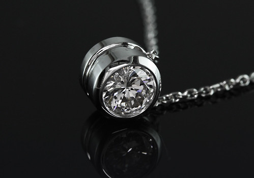 Full Bezel Diamond Pendant | ideal round | TVZ Design | Flickr