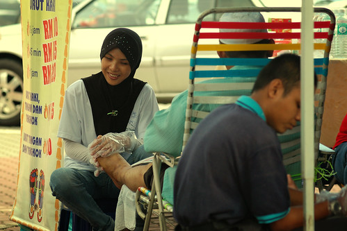 Tukang Urut / Foot Massage | Lokasi Taman Kerang,kuantan.. P… | Flickr