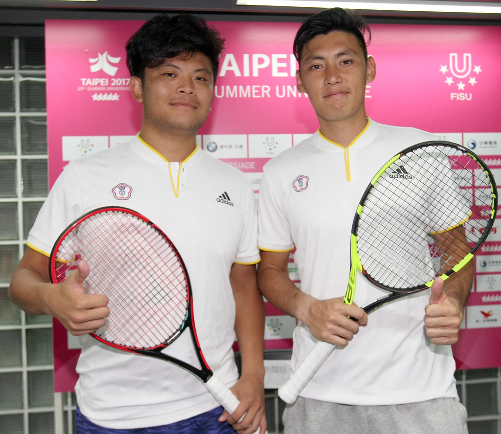 網球男雙謝政鵬（圖左）和彭賢尹。（組委會提供）