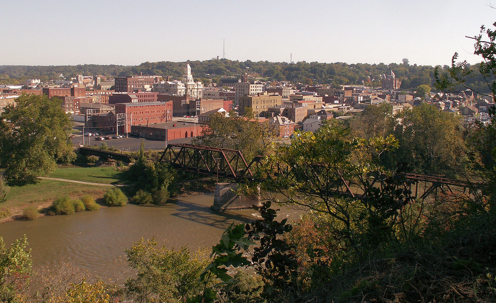 Downtown Zanesville, Ohio | Downtown Zanesville, Ohio basks … | Flickr