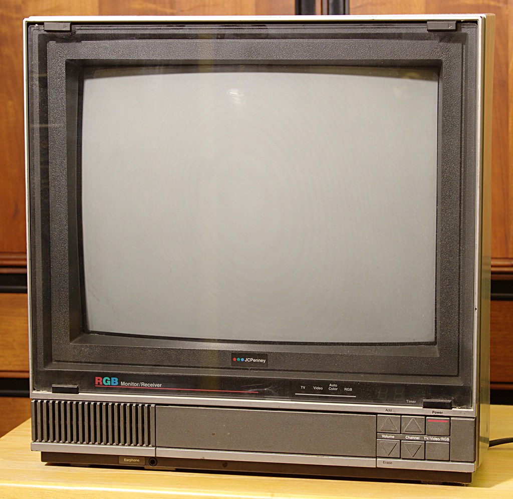 Телевизор 80 х. Телевизор Sony 1980 года. Телевизор Панасоник 90х. Телевизор Панасоник 90-х годов. Телевизоры Панасоник 80 годов.