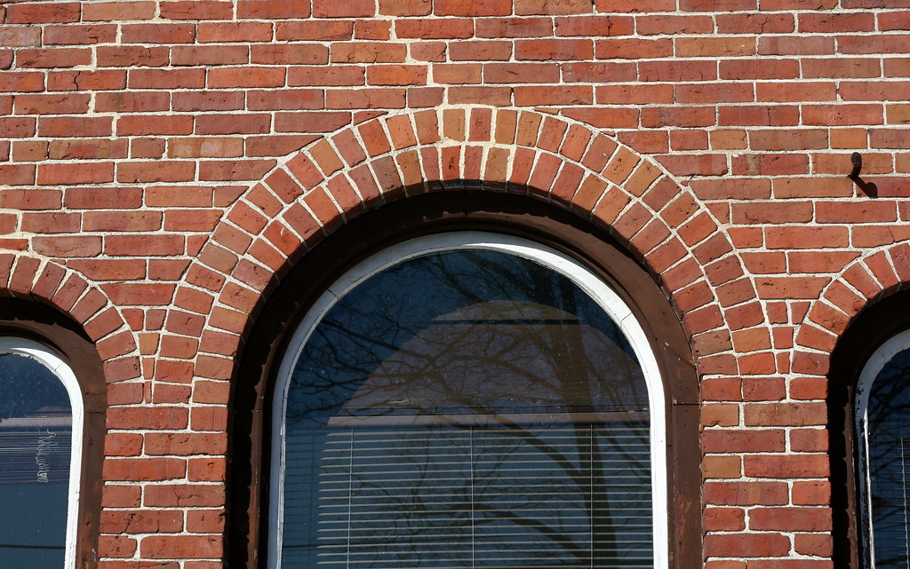 арка над окном