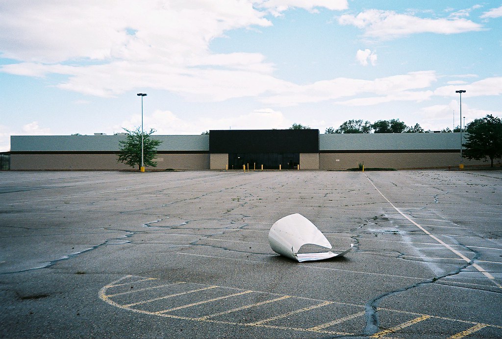Abandoned La Junta WalMart This abandoned WalMart is in … Flickr