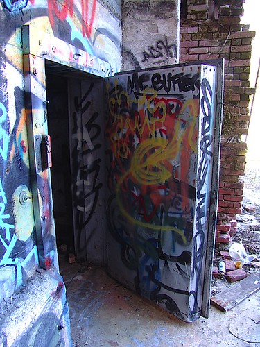 Alice in Wonderland door | This is the back door of the Ashe… | Flickr