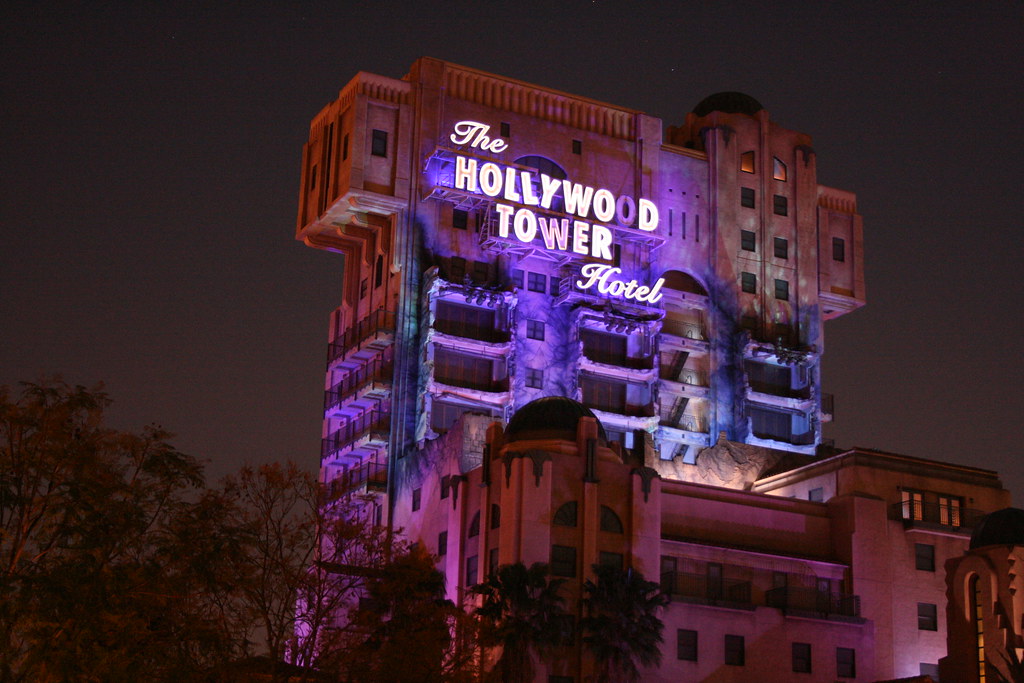 Tower adventures. The Twilight Zone Tower of Terror. Disneyland Tower of Terror Hollywood Hotel. The Twilight Zone Диснейленд. Hollywood Tower Hotel аттракцион.