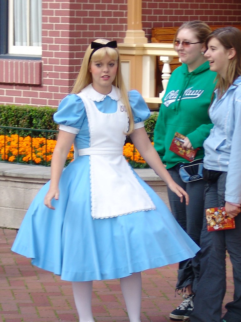 Alice at Disneyland #01. | I was able to capture Alice at Di… | Flickr