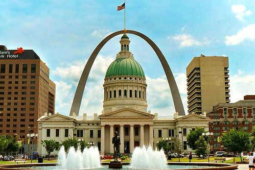Old Courthouse and Gateway Arch, St. Louis | The Gateway Arc… | Flickr
