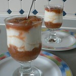 Rezepte mit Rhabarber: Lemon yogurt mousse with rhubarb compote