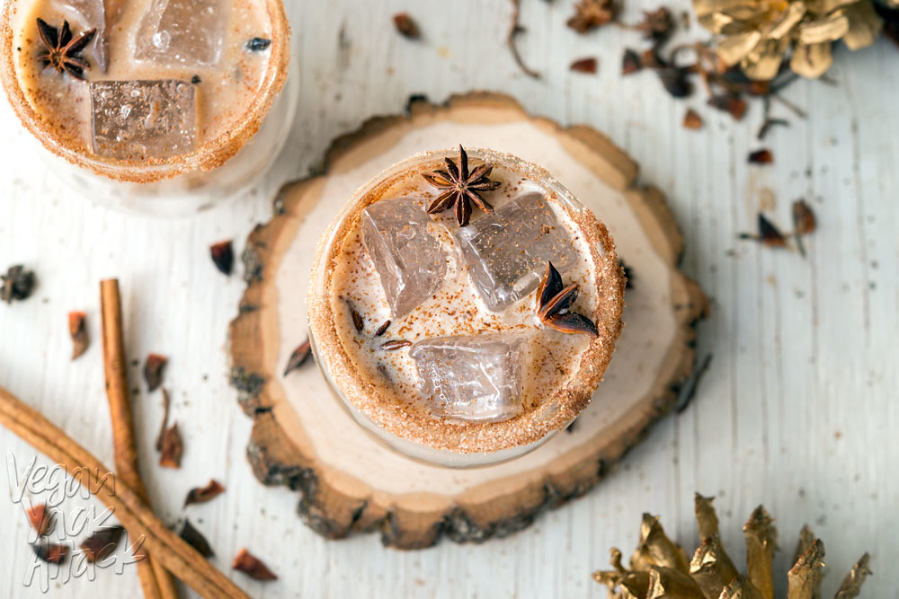 This Iced Cinnamon Whiskey Chai is spicy, cool and perfect for the holidays! Made with delicious Rebbl Ashwaganda Chai Elixir @Veganyackattack #rebbl #recipe