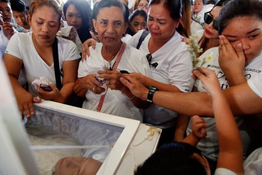Philippine drug dealer was shot dead escape fate left three daughters
