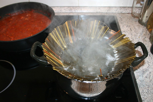 19 - Spaghetti kochen / Cook spaghetti