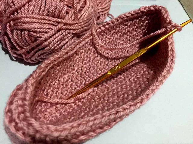 crocheting a pouch