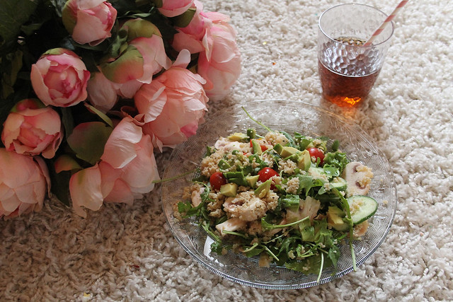 couscous-salat-sommer-healthy-rezept-food-fitness-modeblog-foodblog-lecker-avocado-rucola