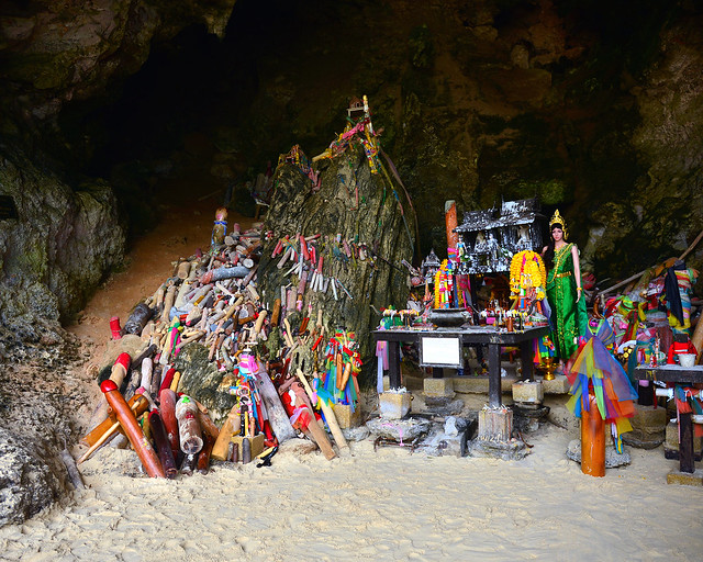 Cueva tribujo a la fertilidad de Railay