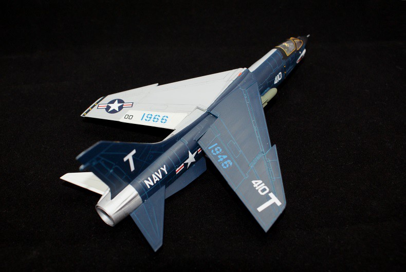 1/72 Vought F-8E Crusader Academy - Le chasseur de porcelaine  31129197143_fdb14239f4_b