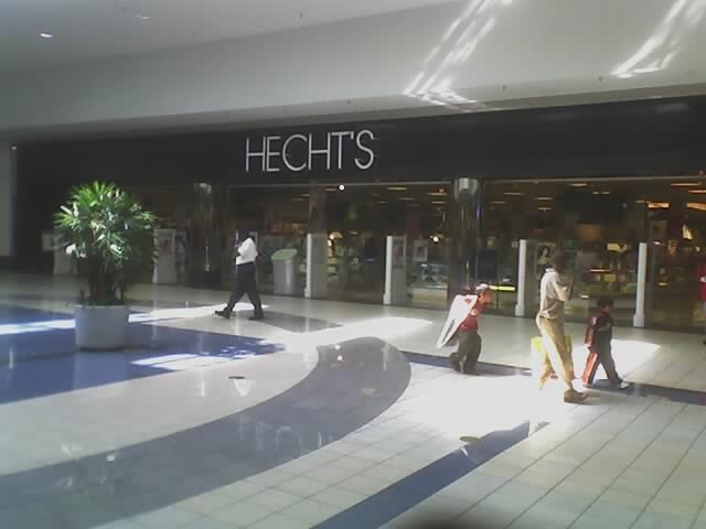 Hecht's mall entrance, PG Plaza | The Mall at Prince Georges… | Flickr