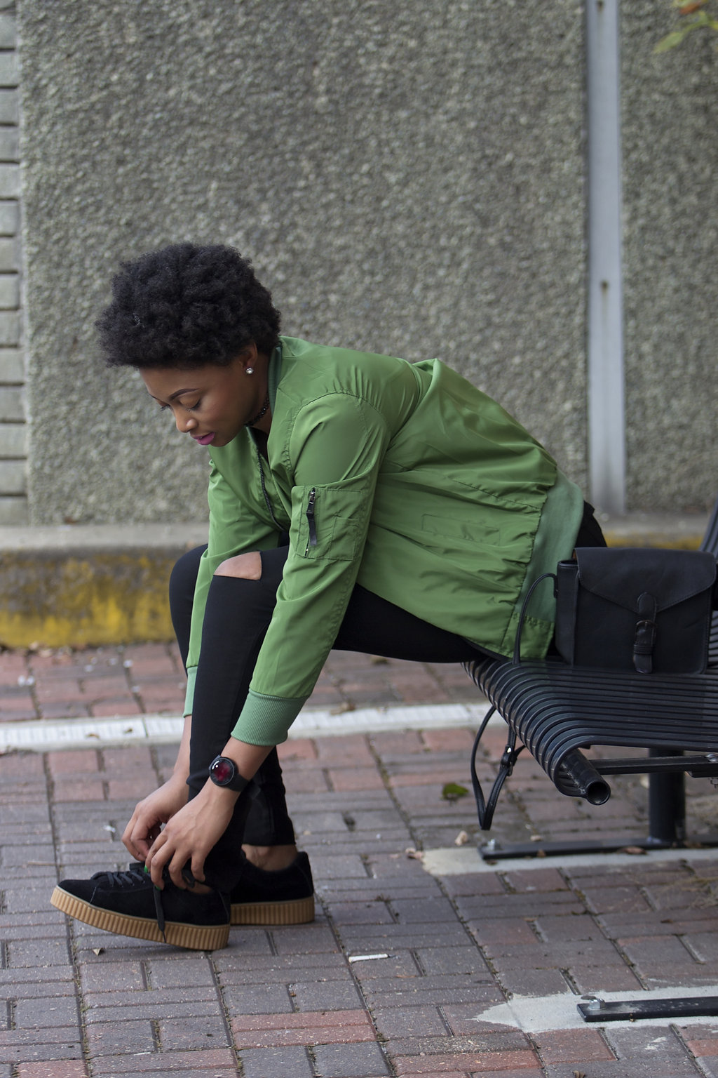 how to wear black creepers, natural hair blogger