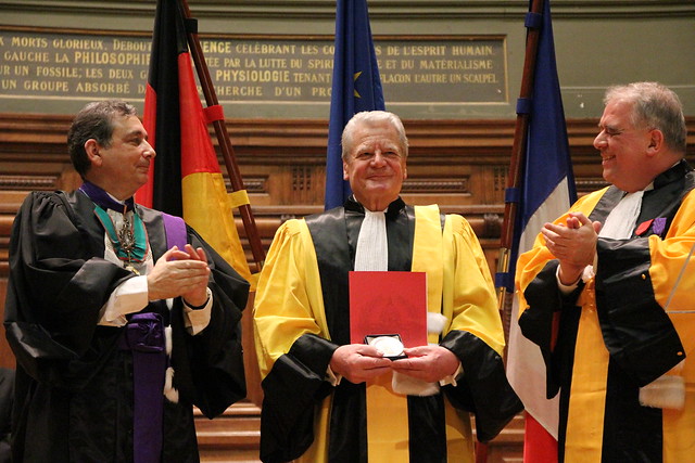 Joachim Gauck fait Docteur Honoris Causa en Sorbonne