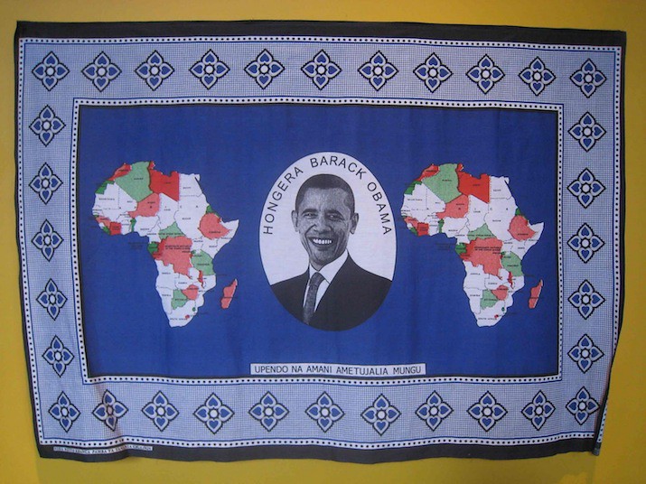 馬拉威街上四處可見印有歐巴馬頭像的傳統布巾（zitenje）（圖片來源：okayafrica）