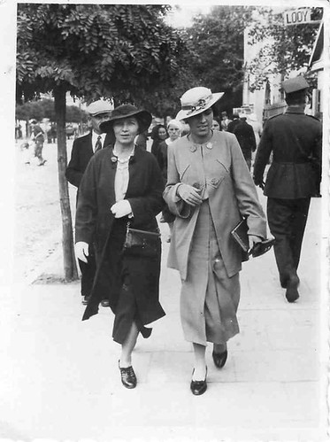 Мода 30-х у Рівному: білизна марки «Галя» та капелюхи «Bon-Gout»