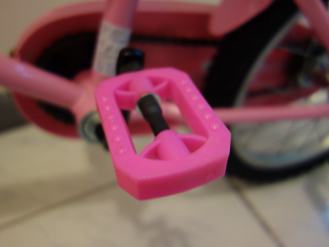塑膠踏版@Adagio 16吋卡布奇諾打氣胎童車附置物籃-粉色(BEYJ179P)