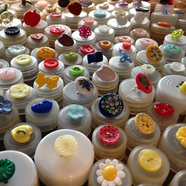 Buttons in many different shapes