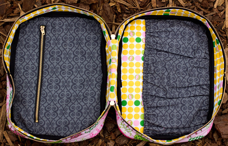 making :: handmade style {all the pockets - travel makeup case}