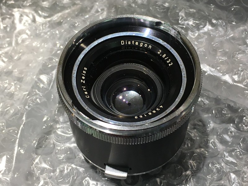 Distagon 32mm F2.8、コンタフレックス126用レンズ - 伊藤浩一のIT