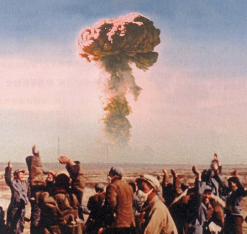 The People’s Republic of China detonates its first successful atomic bomb on 16 October 1964, joining the United States, the Soviet Union, Great Britain and France in the “A-bomb club”