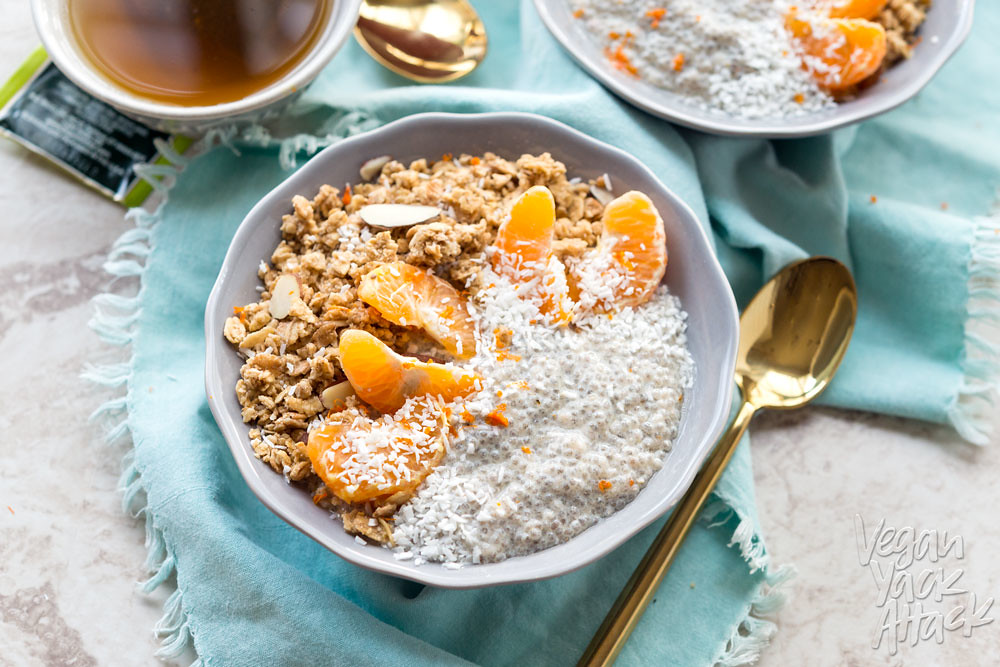 Start your day with this Dreamy Tangerine Chia Pudding, the perfect breakfast bowl! It's simple, delicious and healthy. {VIDEO} #Vegan #Soyfree #veganyackattack