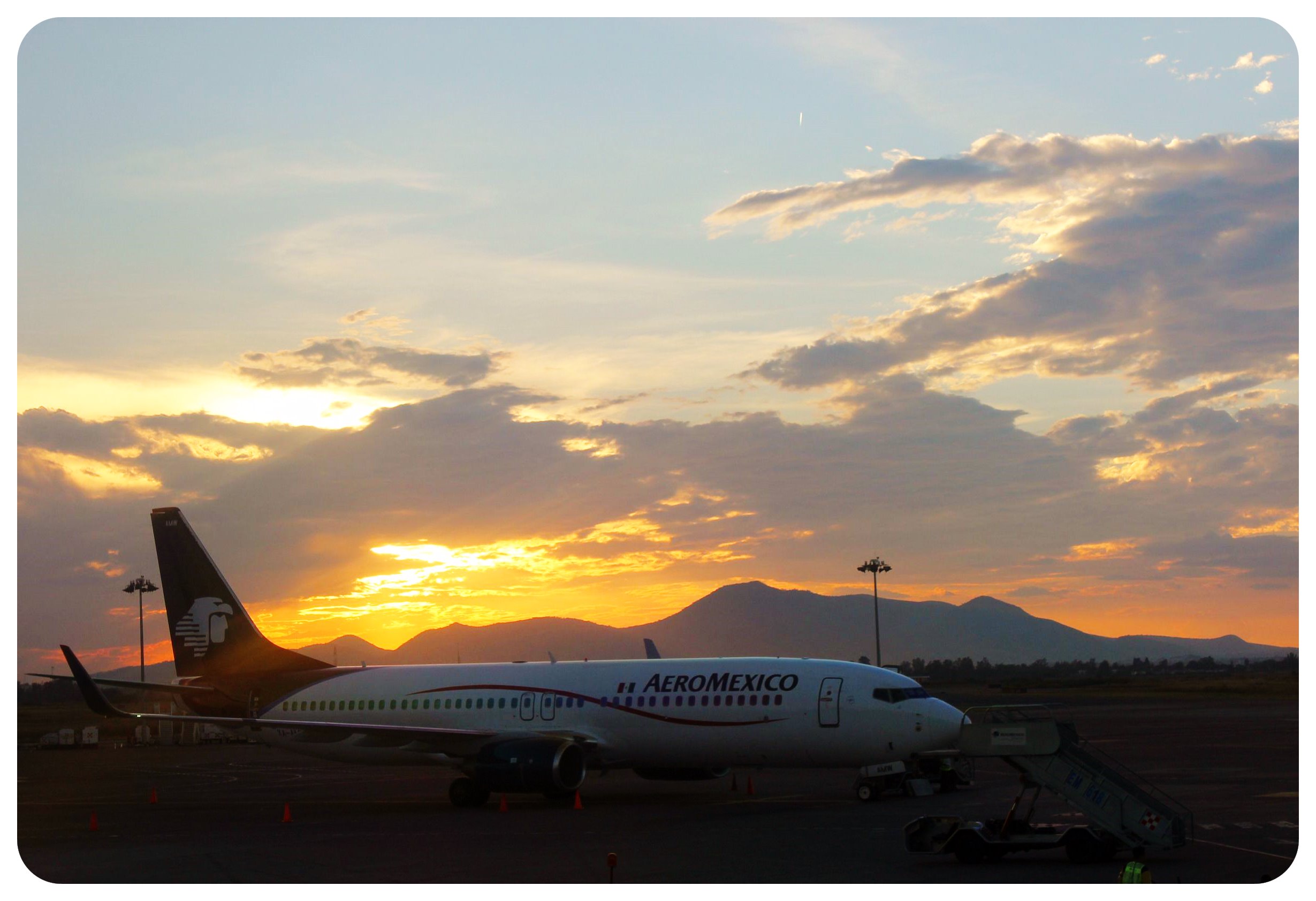 guadalajara airport sunset