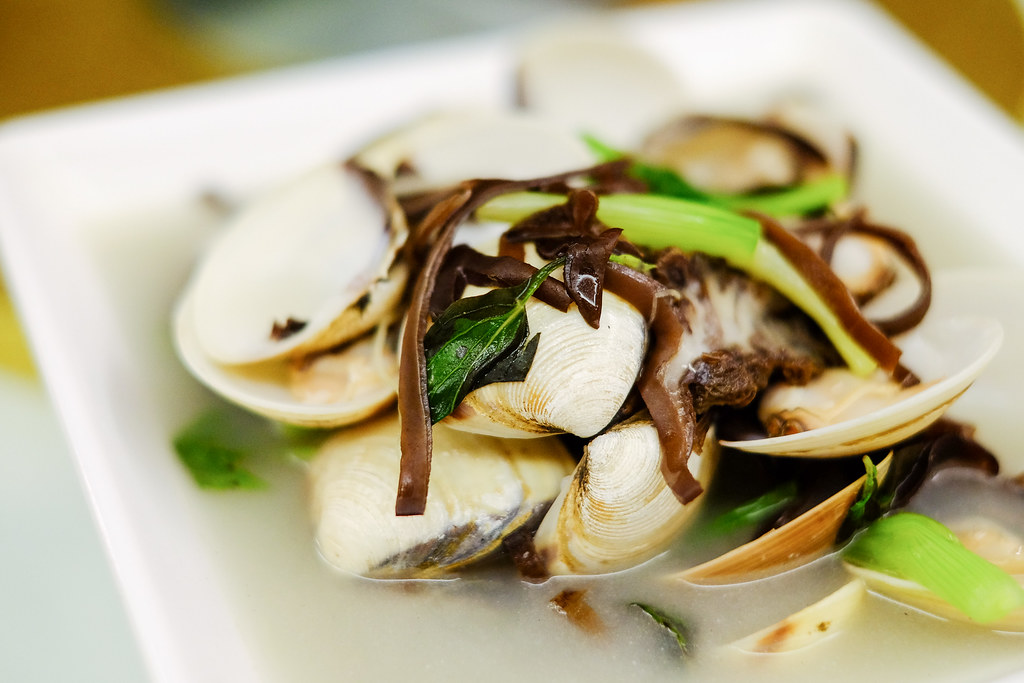 海鲜餐厅和酒吧:中国酒煮蛤蜊
