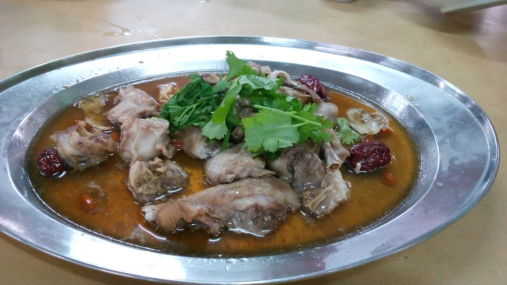 don't order this dish. Herbal chicken. Less mean and it is kampung chicken. meat quite tough
