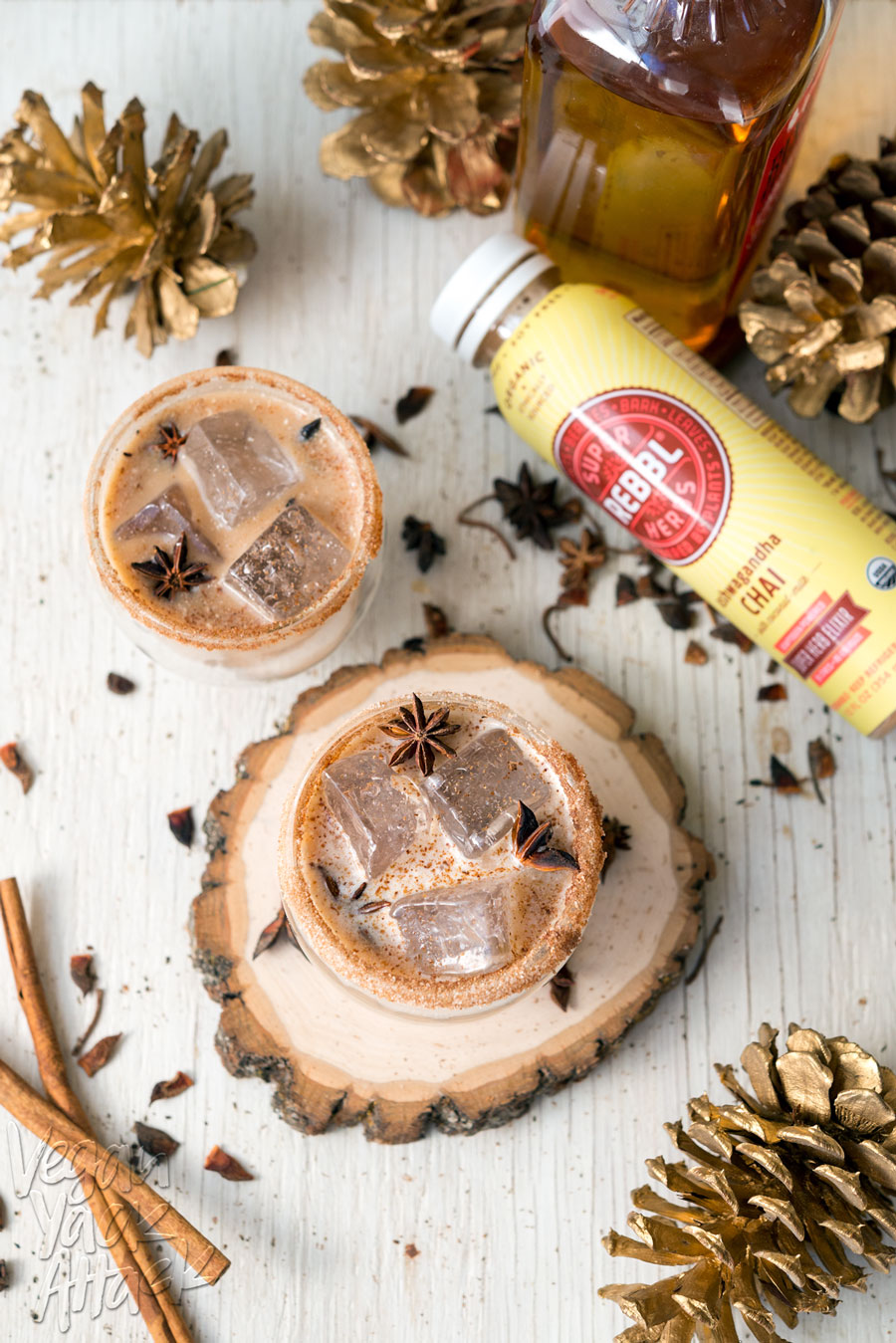 This Iced Cinnamon Whiskey Chai is spicy, cool and perfect for the holidays! Made with delicious Rebbl Ashwaganda Chai Elixir @Veganyackattack #rebbl #recipe