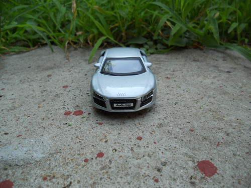 Audi R8 – Bburago4