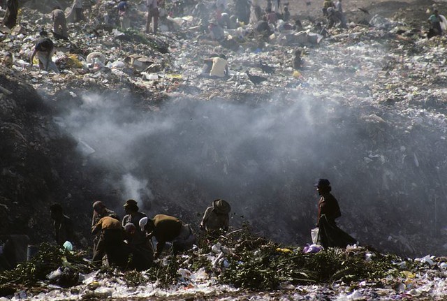 Scavenging, Guatemala | by Marcelo  Montecino