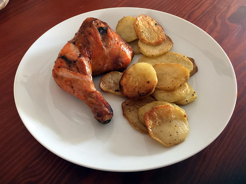 160 - Hähnchenschenkel & Bratkartoffeln / Chicken leg & potato chips