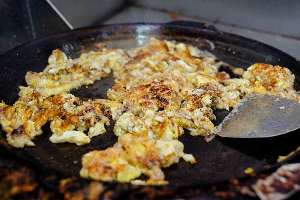 Lim's Fried Oyster: The almost done eggs.