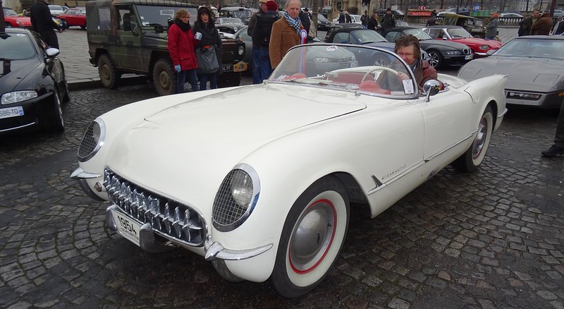 Chevrolet Corvette 1954 - Traversée de Paris Jan 2017 31348190104_8e42d93779_c
