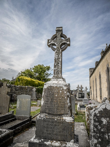 Kilfenora Cathedral and High Crosses-005