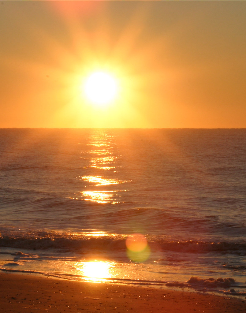 sunrise | Sunrise over the ocean off of Ocean Isle, NC, Dec … | Flickr