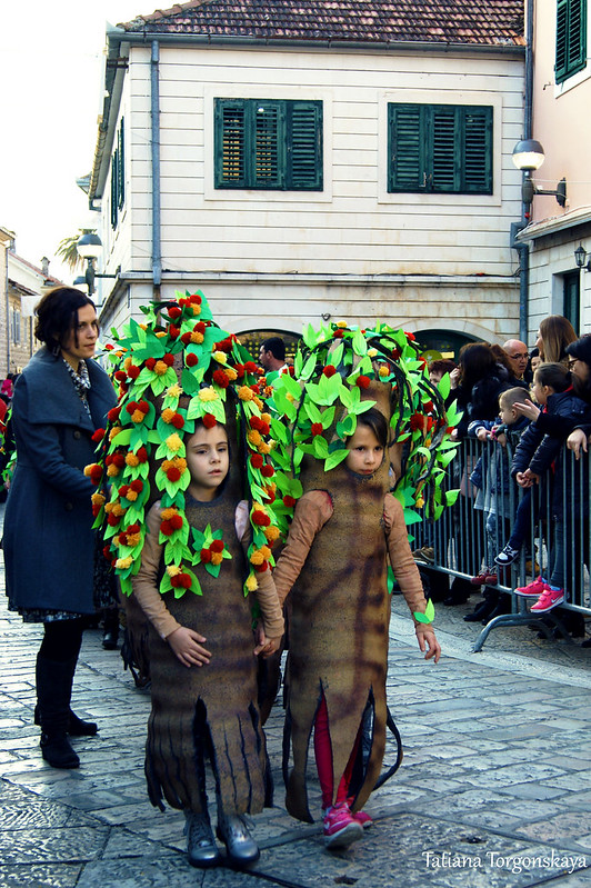 Четвертая карнавальная группа, деревья