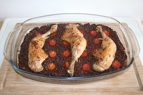 53 - Chicken legs on red wine lentils - Finished baking / Hähnchenkeulen auf Rotweinlinsen - Fertig gebacken