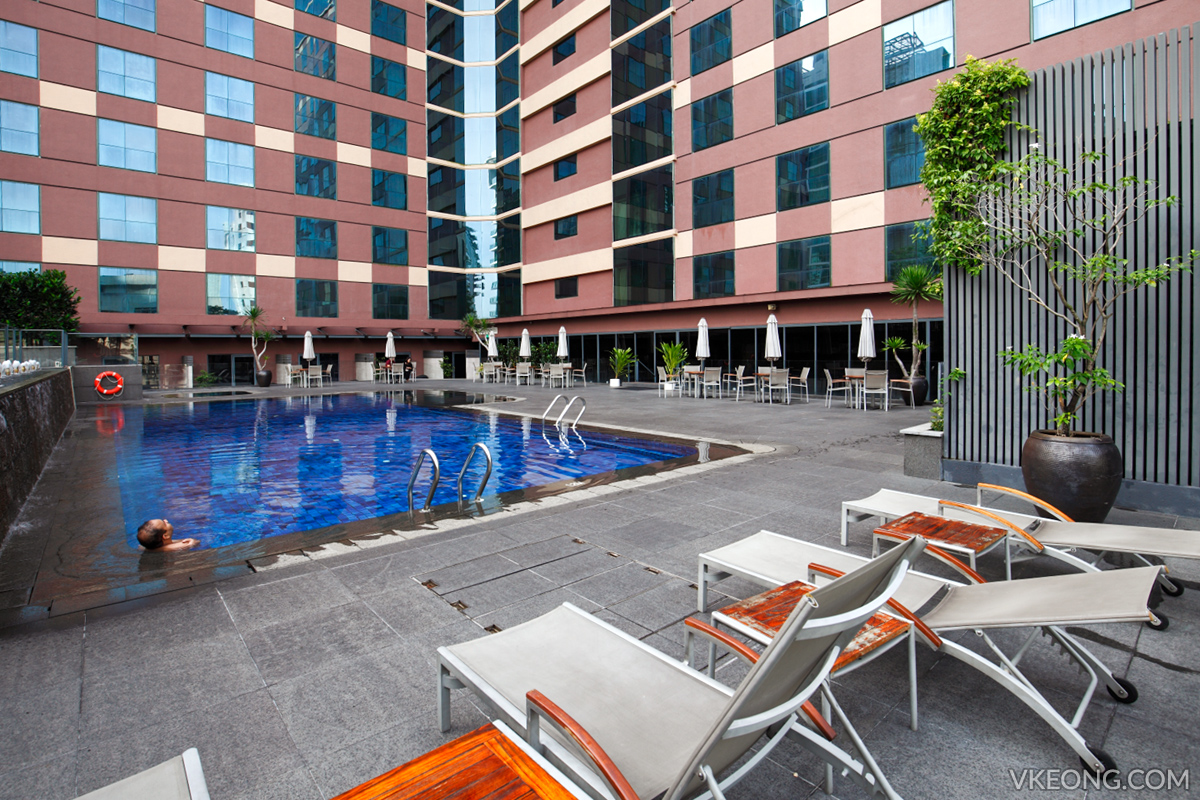 Grand Mecure Roxy Hotel Singapore Pool