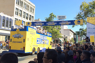 Golden State Warriors - Victory Parade loyal fans